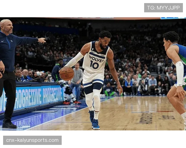 森林狼戈贝尔成功护框后,康利稳健控球消耗最后比赛时间 森林狼戈贝尔成功护框后,康利稳健控球消耗最后比赛时间