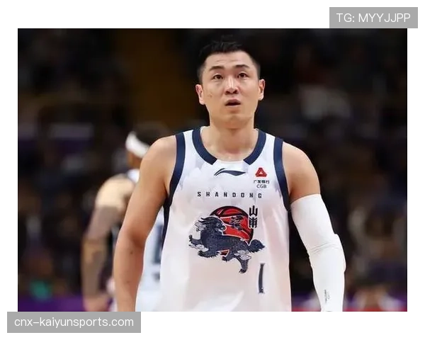 高诗岩关键三分被犯规未吹 裁判末节让球员决定比赛惯例分析